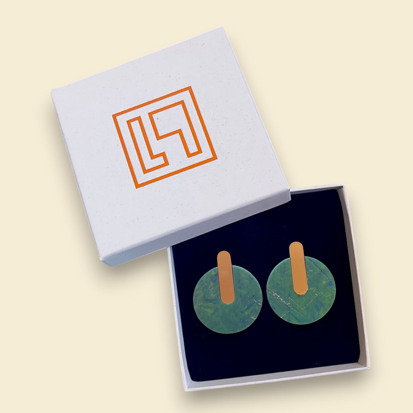 JOYERIA SOSTENIBLE-PLASTICO RECICLADO