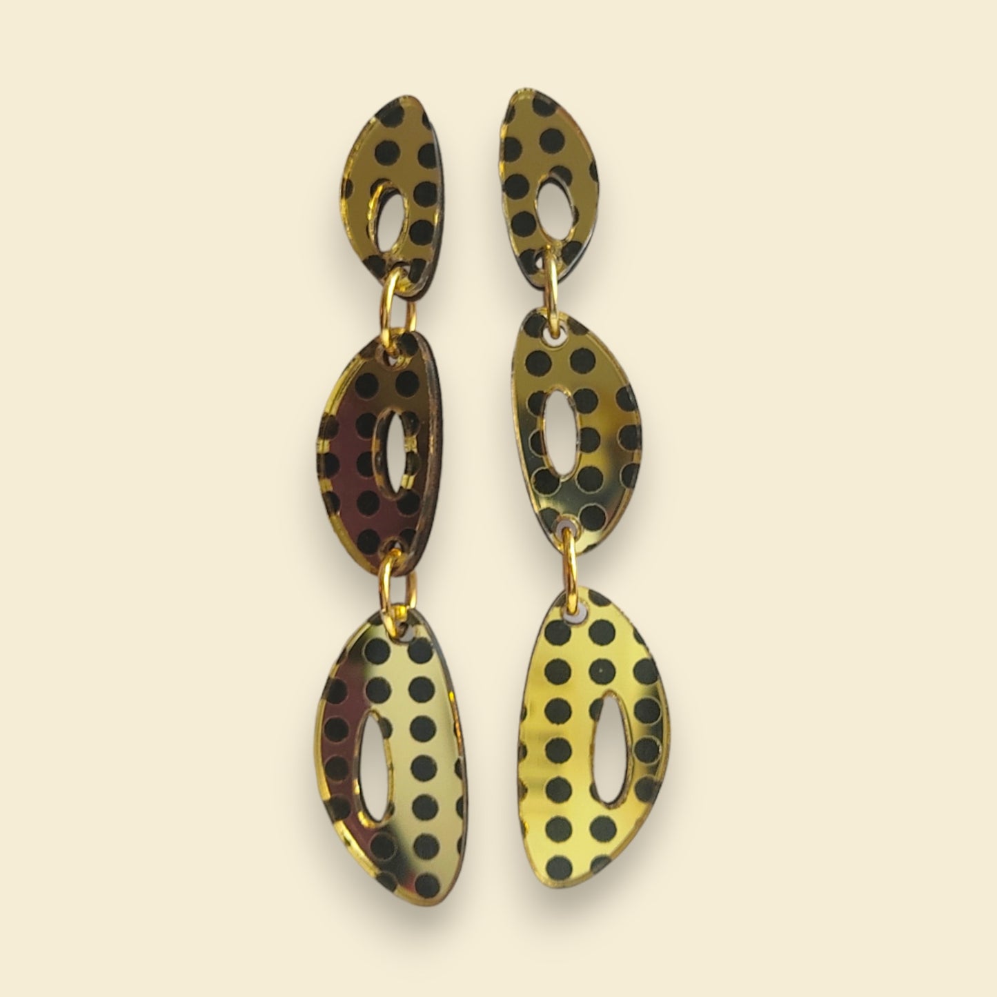 PENDIENTES LARGOS PARA PELO CORTO DORADOS DE LUNARES